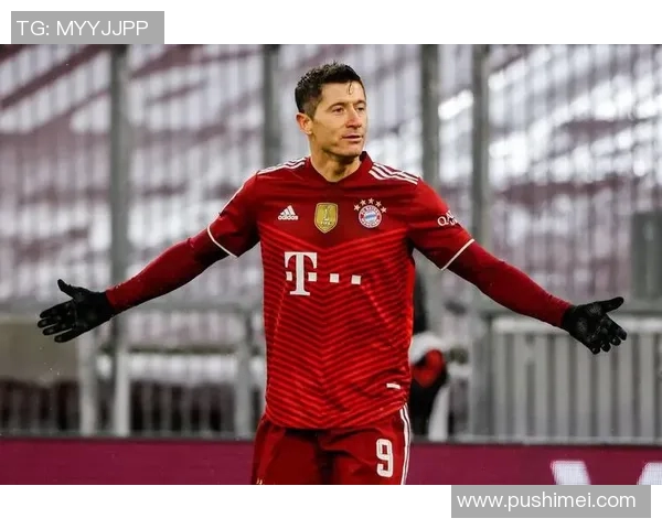 C罗与莱万多夫斯基谁才是当今足坛最佳前锋的真正王者